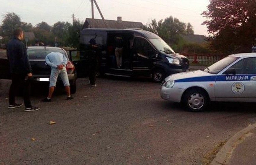 В Мостовском районе задержали бывшего бармена с килограммом наркотиков