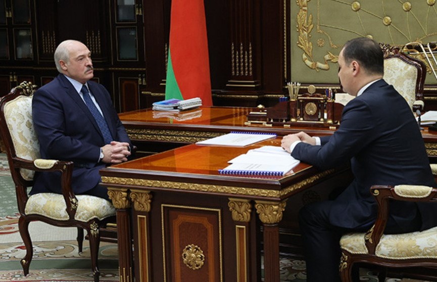 Лукашенко принял с докладом Головченко