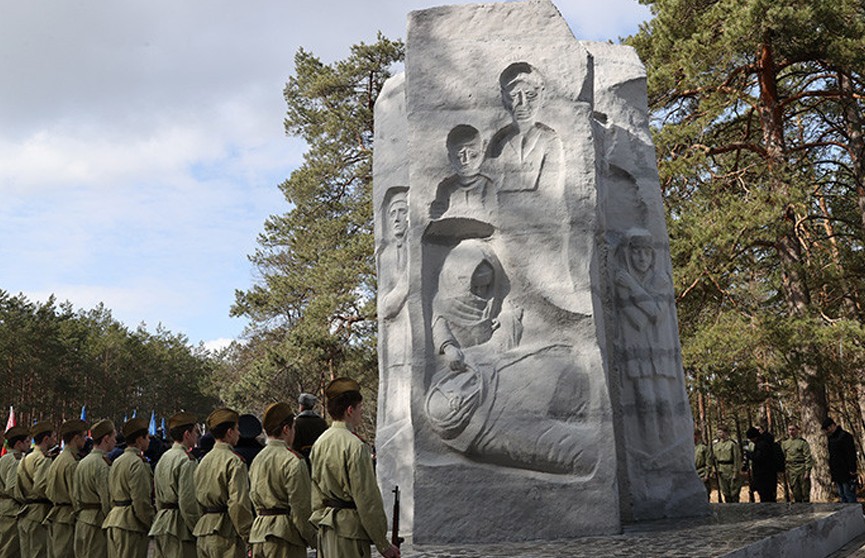 Неделя памяти объединила Беларусь вокруг мемориалов Великой Отечественной войны