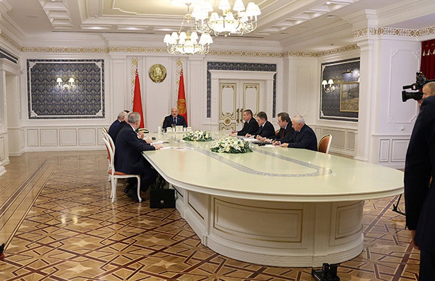 А. Лукашенко поставил задачи правительству по итогам зарубежных визитов
