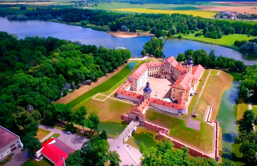 Несвижский, Коссовский, Кревский. Посмотрите, как выглядят самые красивые замки Беларуси!