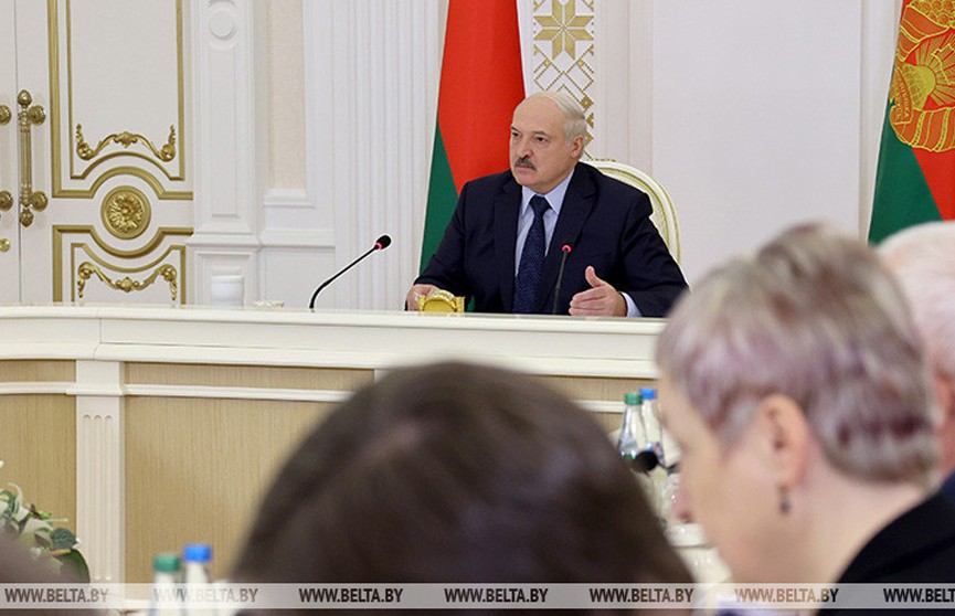 Лукашенко собрал большое совещание с экономическим блоком правительства. Главное