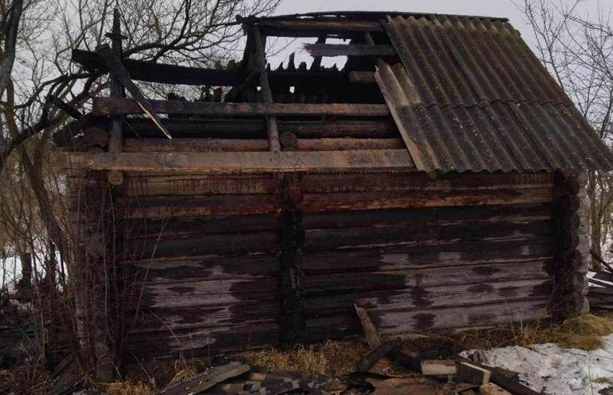 В Чашникском районе мужчина пытался потушить пожар в бане и получил ожоги