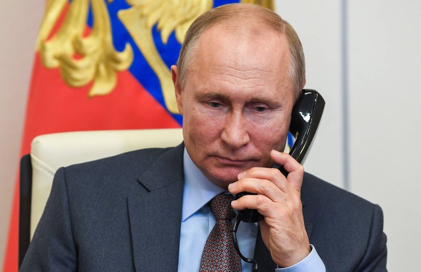 Стало известно, о чем разговаривали Путин и Макрон более двух часов