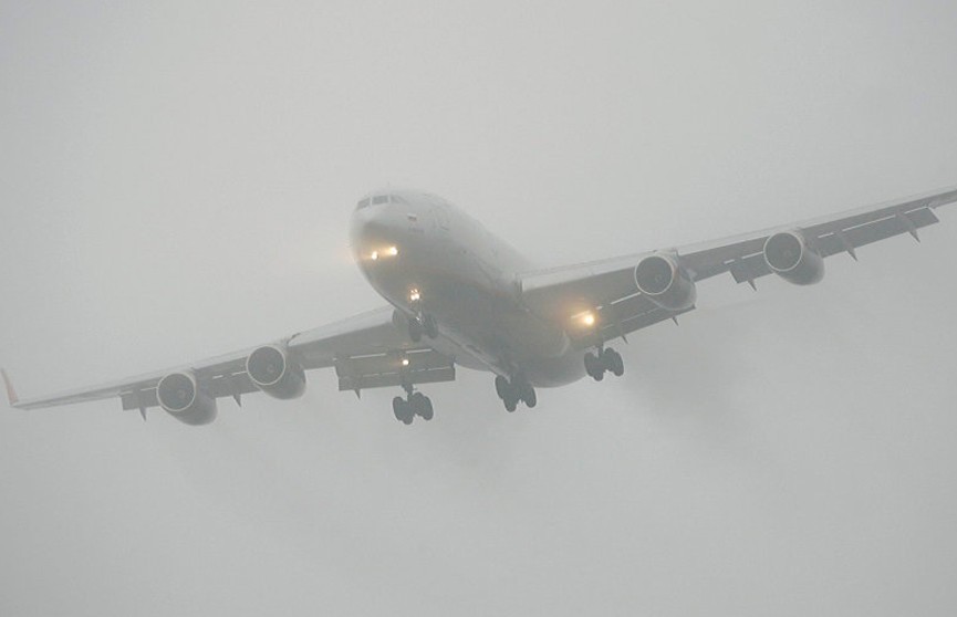 Более двух десятков самолётов прибыли в Минск с опозданием из-за тумана