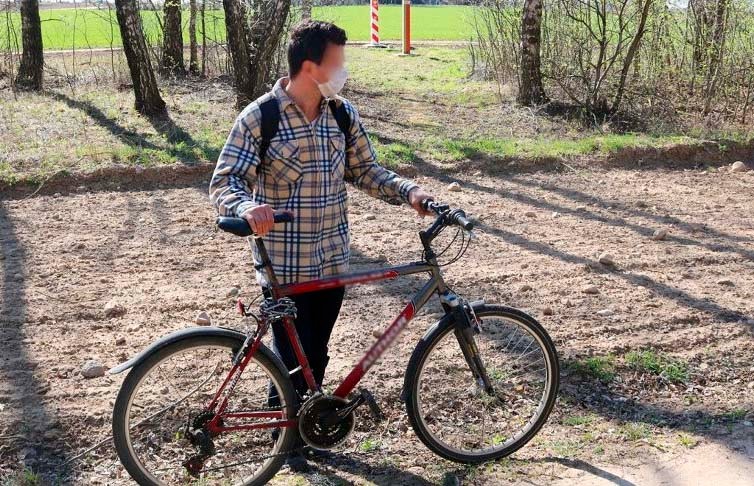 Соскучился по любимой: как поляк на велосипеде пытался незаконно попасть в Беларусь