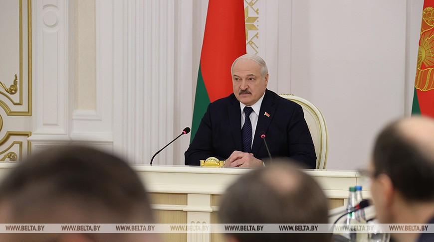Лукашенко: Давайте в учебниках, в экспозициях так и назовем период Речи Посполитой – оккупацией белорусской земли поляками. Этноцидом белорусов