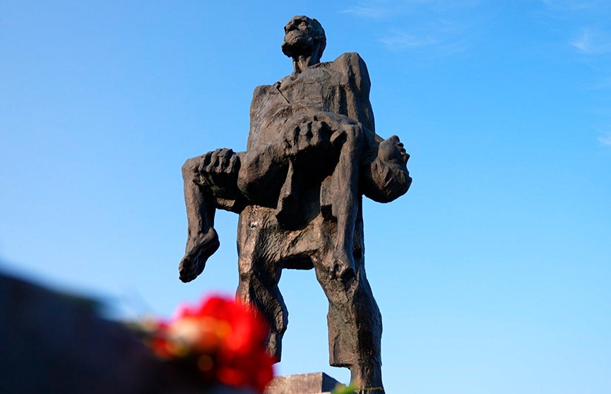 22 марта в Беларуси вспоминали события в Хатыни: что нового узнали белорусские историки об одной из главных трагедий в истории страны?