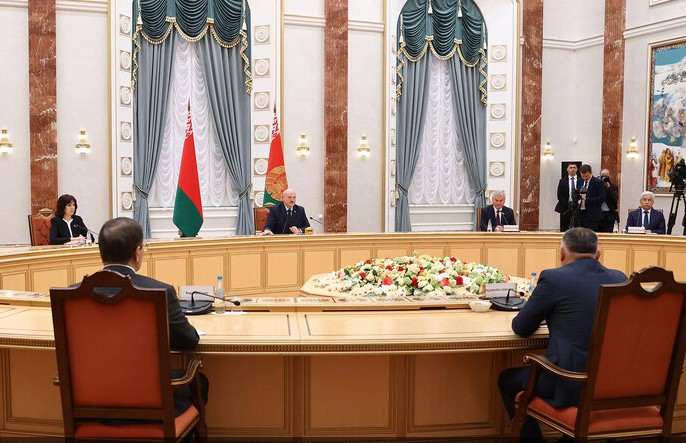 Лукашенко встретился с участниками заседания Парламентской ассамблеи ОДКБ. Главное
