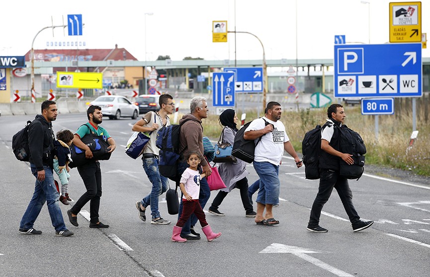 Германия не будет создавать транзитные центры для беженцев на границе с Австрией