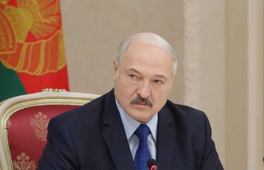 Лукашенко об отношениях Беларуси и Украины: Мы будем оглядываться на Россию, на американцев. Но это не значит, что мы будем так уж зависимы