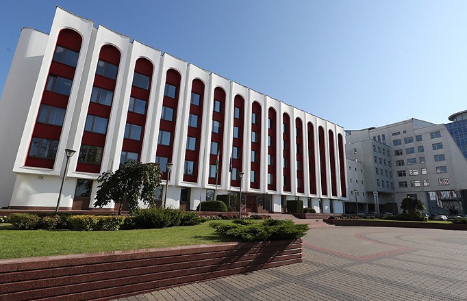 МИД проведет переаккредитацию работающих в Беларуси зарубежных СМИ