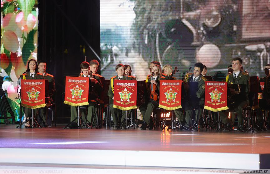 В Минске стартовал гала-концерт «В девять часов после войны»