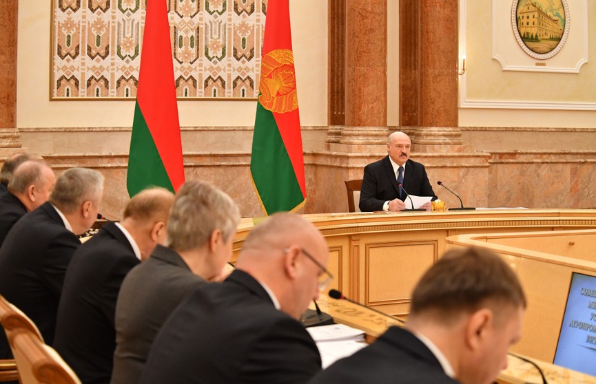 Лукашенко: Витебскую область нужно расшевелить