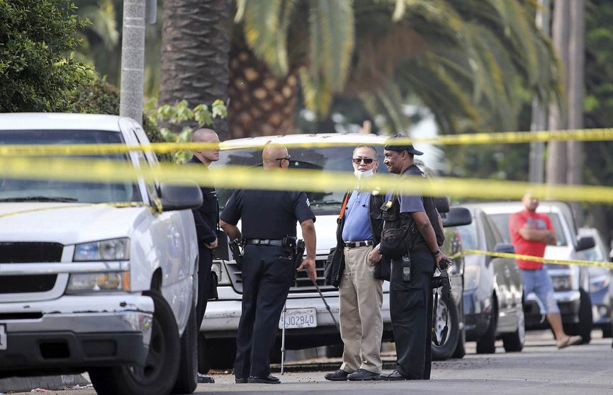 Один человек погиб и трое ранены в результате стрельбы в одной из калифорнийских синагог