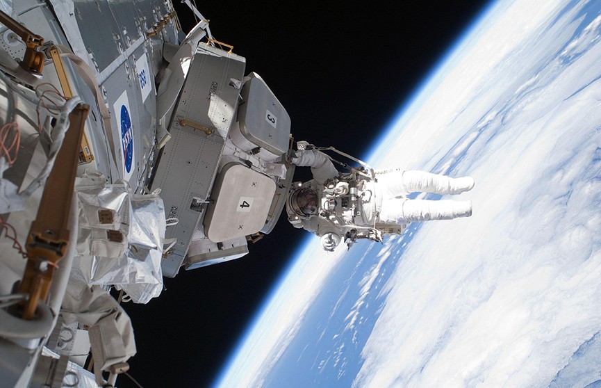 В «Роскосмосе» сообщили об утечке воздуха на борту МКС