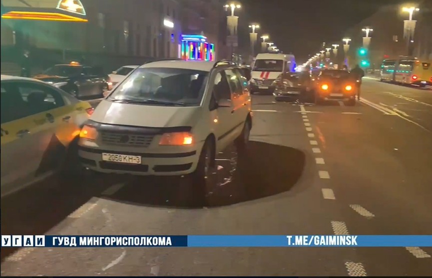 Массовое ДТП в Минске: на проспекте Независимости столкнулись 4 машины
