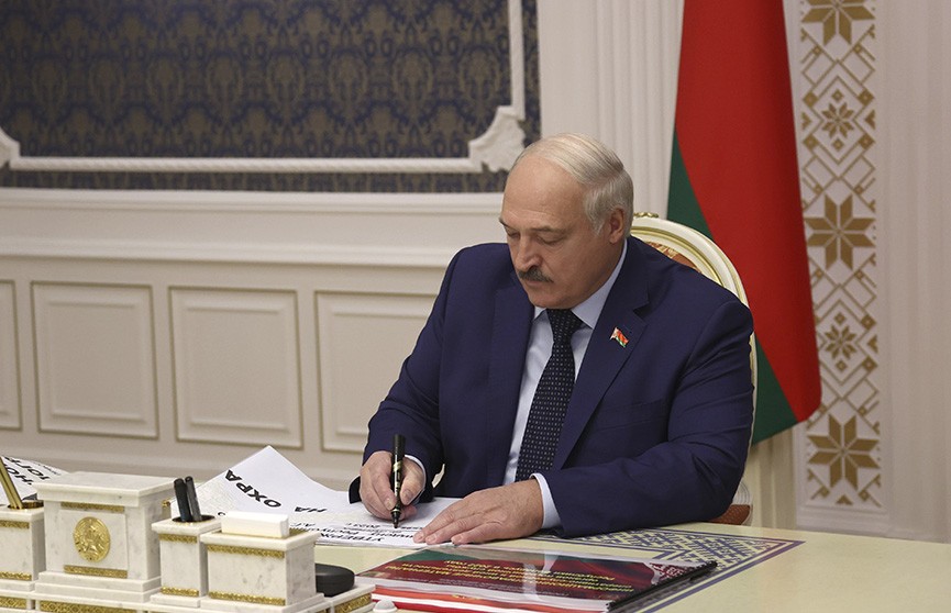 Лукашенко утвердил решения на охрану госграницы в 2023 году: обстановка вокруг Беларуси не такая простая