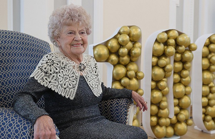 Ветеран Великой Отечественной войны отметила 100 лет: она мечтает угостить своими знаменитыми рогаликами Президента