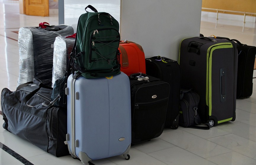 Семья минчан лишилась багажа в аэропорту, но вор быстро был пойман