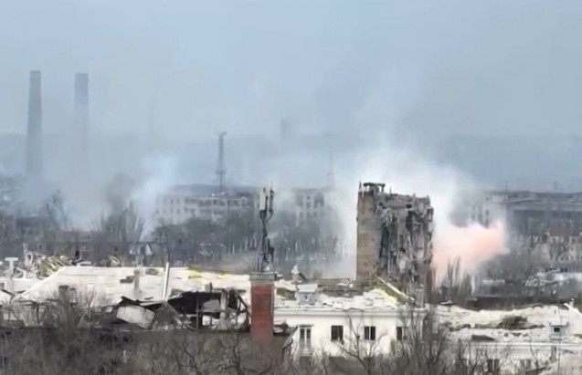 120 мирных жителей вышли к силам ДНР из подвалов домов возле «Азовстали» в Мариуполе