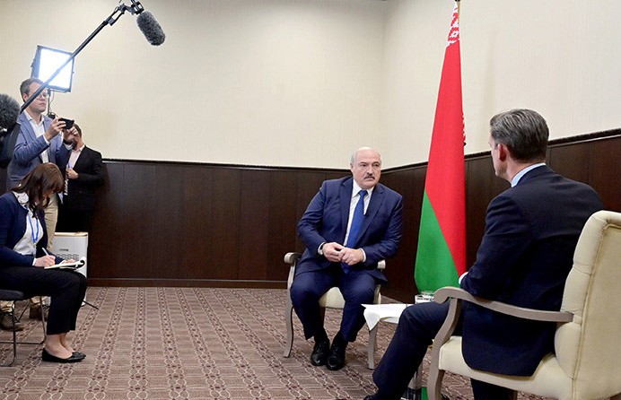 Лукашенко принял участие в саммитах в Астане, а также дал интервью NBC. Итоги переговорного марафона