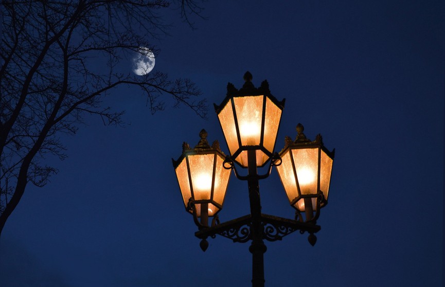Ночное «солнце» круглый год: интересные факты об уличном освещении в Беларуси