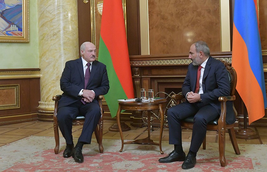 Александр Лукашенко прибыл в Ереван для участия в саммите ЕАЭС