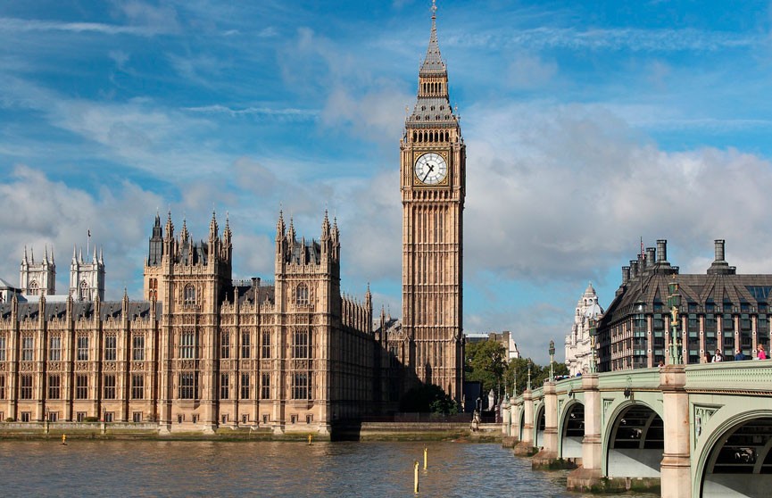 Инженеры-строители заявили, что здание британского Парламента может обрушиться