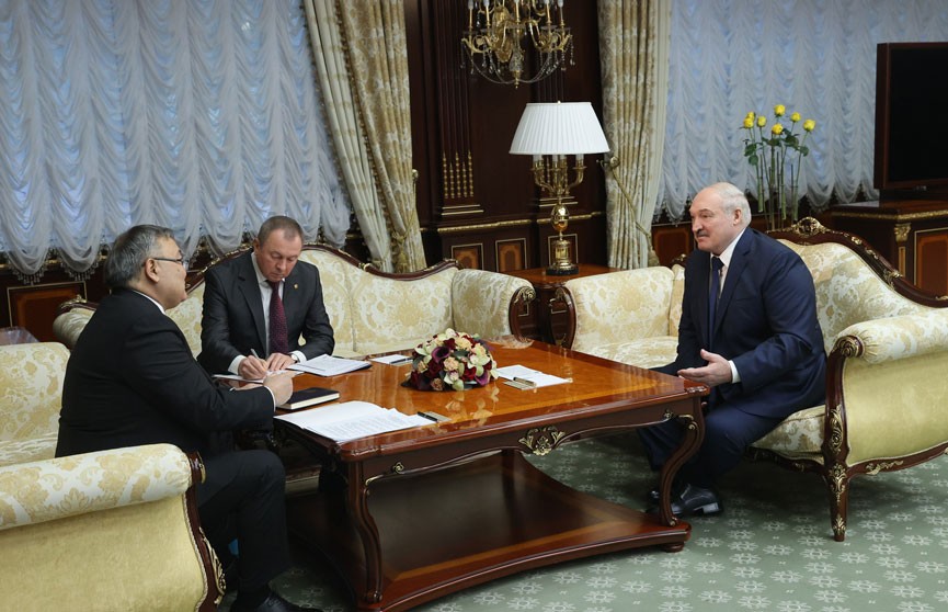 Президент Беларуси обсудил товарооборот с Чрезвычайным и Полномочным Послом Казахстана