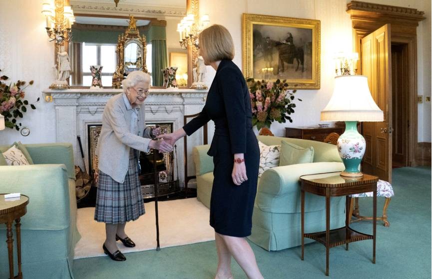 Трасс встретилась с королевой Великобритании и официально вступила в должность премьер-министра страны