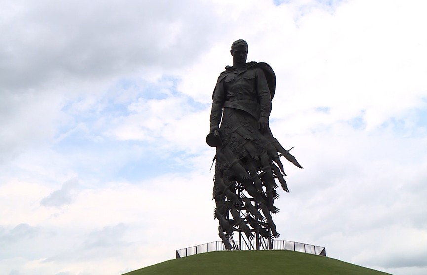 Открытие Ржевского мемориала: подробности создания памятника и жуткой битвы, значение которой долгое время преуменьшали