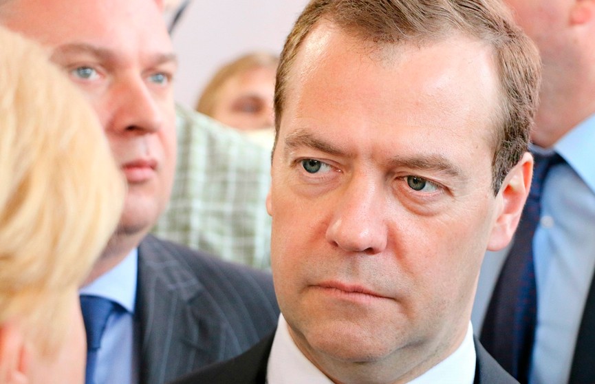 Медведев высказался о поставках на Украину новых видов вооружений