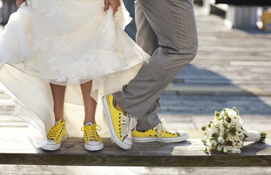 Жених и невеста превратили свадебный танец в пятикилометровый забег