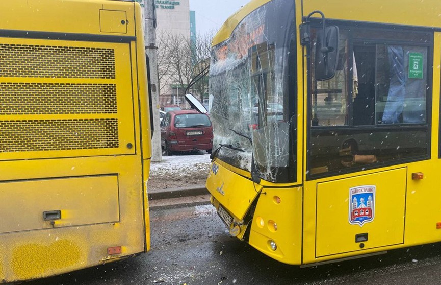 В Минске столкнулись два автобуса – пострадали 9 человек, в том числе 5 детей