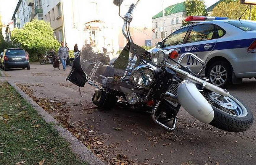 В Витебске мотоциклист сбил женщину с детской коляской