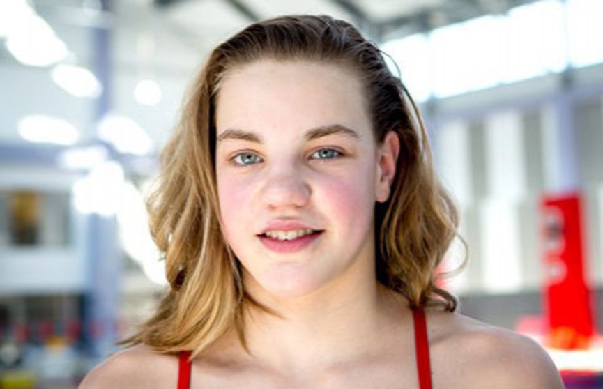 Брестчанка Анастасия Шкурдай завоевала две золотые медали на юниорском чемпионе Европы по плаванию