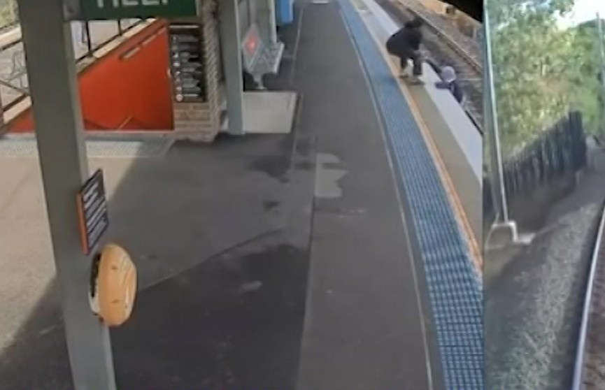 Мужчину спасли буквально из-под поезда в Австралии