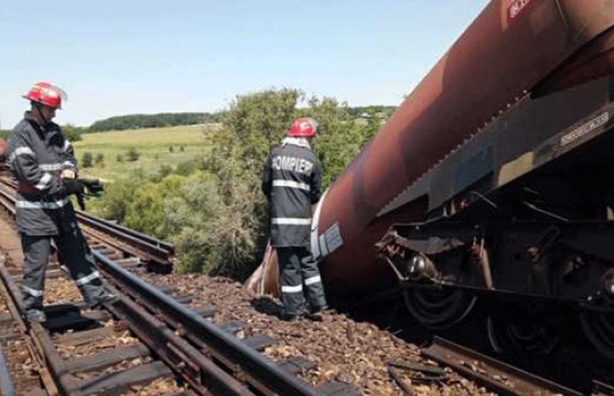 ​Поезд сошёл с рельсов в Румынии: машинист оказался пьян
