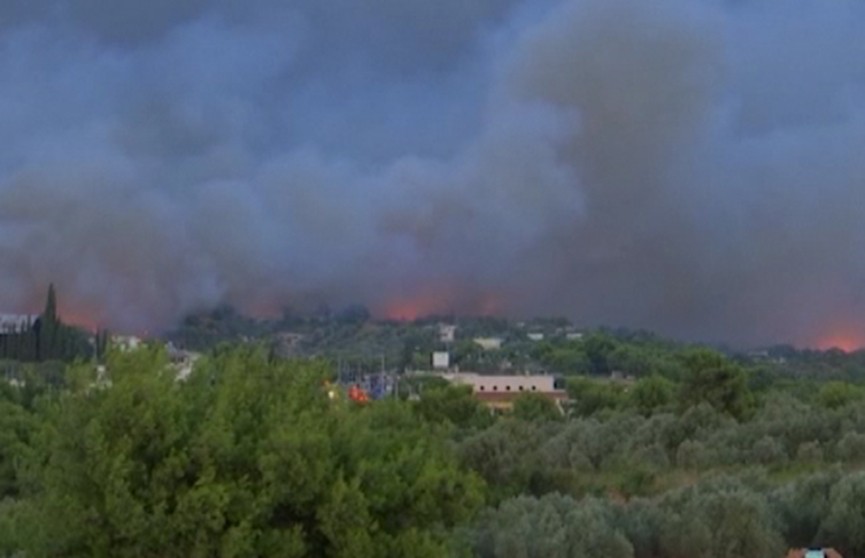 ​Названа основная версия смертоносных пожаров в Греции