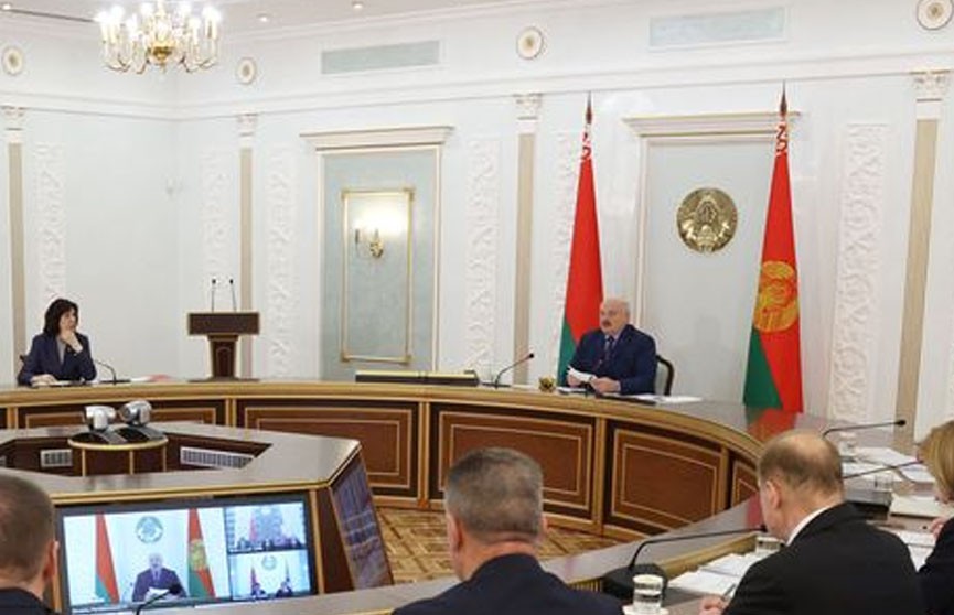Мобилизовать население. А. Лукашенко дал поручение по ликвидации последствий непогоды