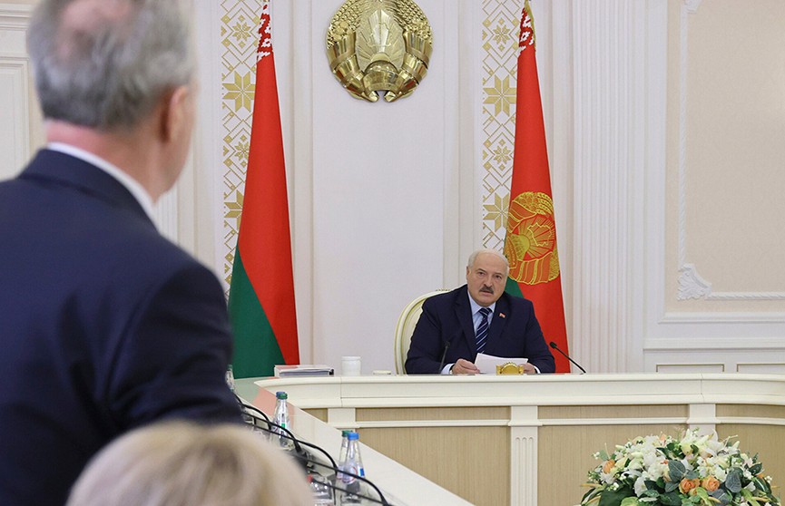 Лукашенко: Geely стал народным автомобилем