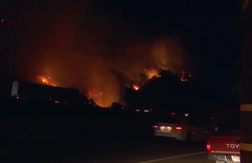 В Калифорнии бушуют масштабные лесные пожары
