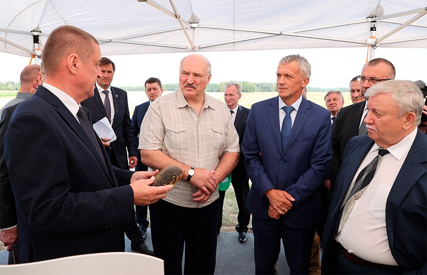 Лукашенко с рабочей поездкой посетил Смолевичский район