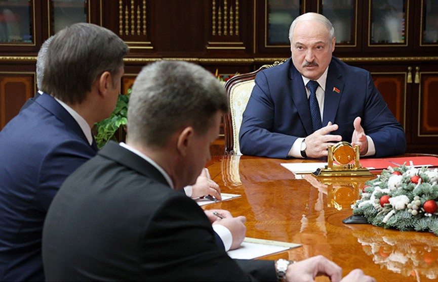 Лукашенко: для «подвешивания» цен надо использовать антимонопольные рычаги