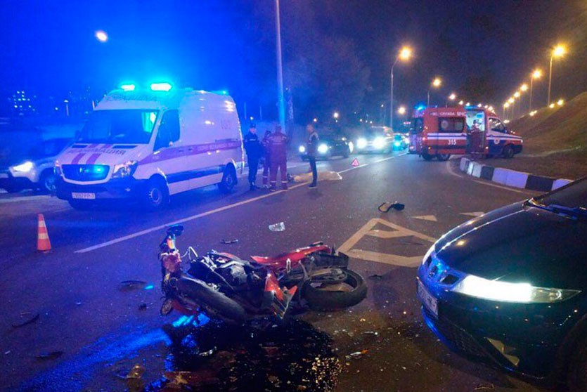 Мотоциклист погиб на МКАД из-за не уступившей дорогу Honda Civic