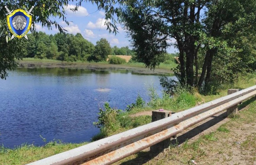 4-летний мальчик в Вилейском районе пошел к озеру у бабушки в деревне и утонул
