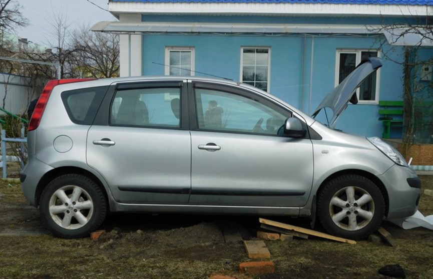 В Калинковичах автомобиль насмерть придавил мужчину