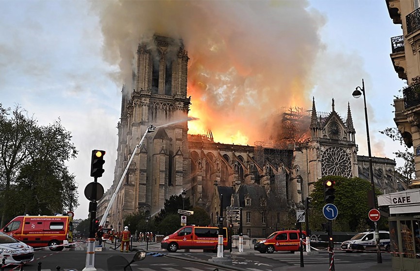 Французские бизнесмены жертвуют сотни миллионов евро на восстановление собора Парижской Богоматери