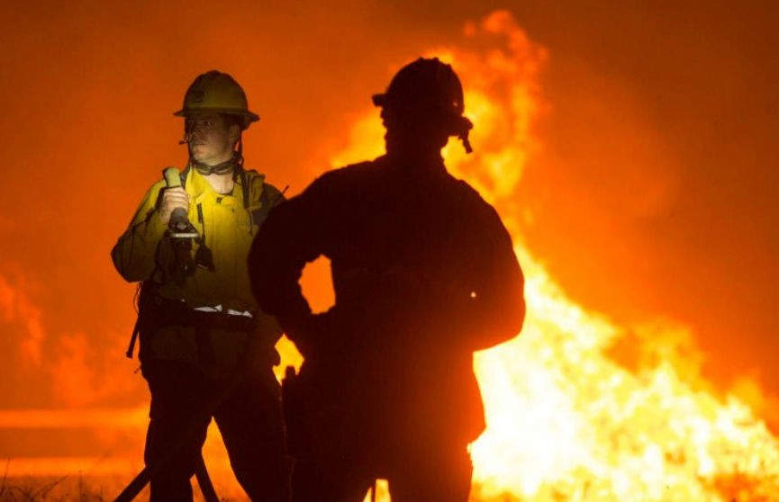 Природные пожары в Калифорнии: эвакуируется почти 8 тысяч человек